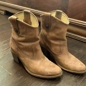 Frye Jackie Short Boots size 8 rarely worn